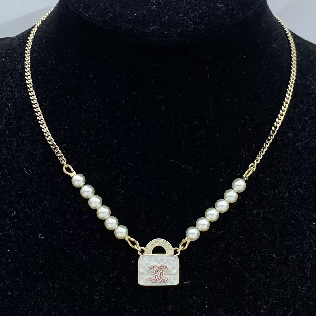Replica Chanel Bag Pendant Pearl Chain Necklace