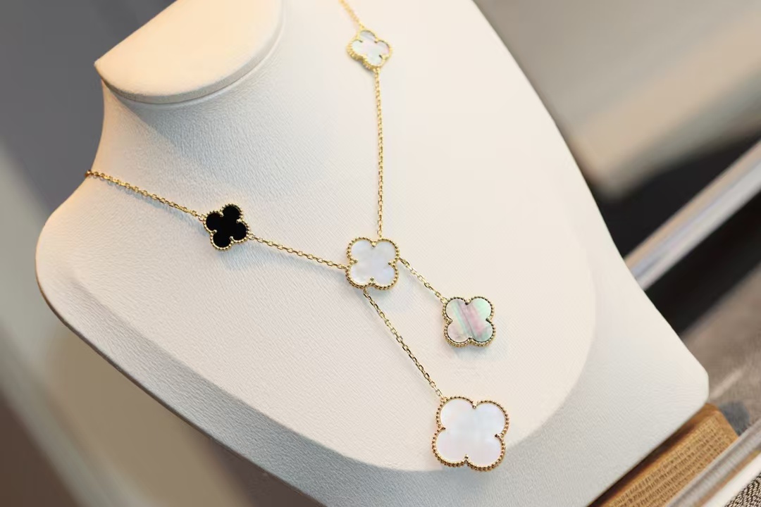 Replica Van Cleef & Arpels Magic Alhambra Necklace, 6 Motifs