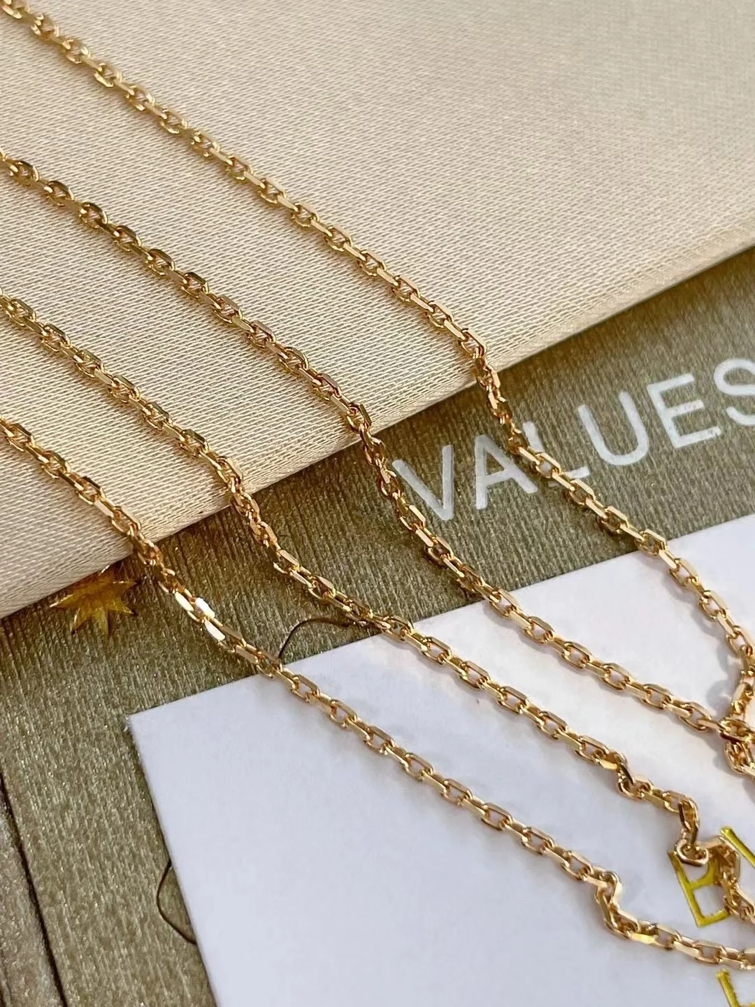 Replica Bvlgari Divas' Dream Necklace