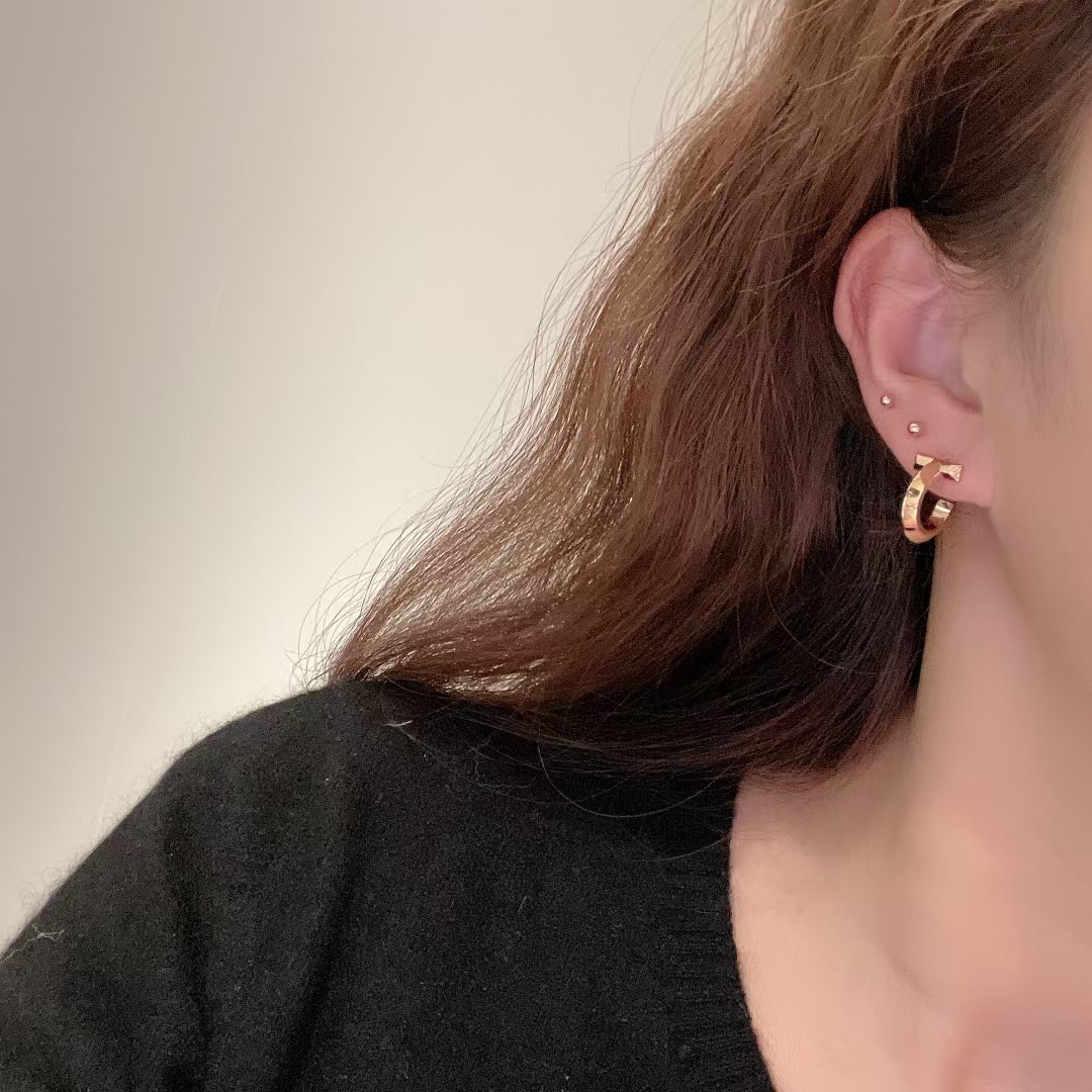 Replica Tiffany T T1 Hoop Earrings