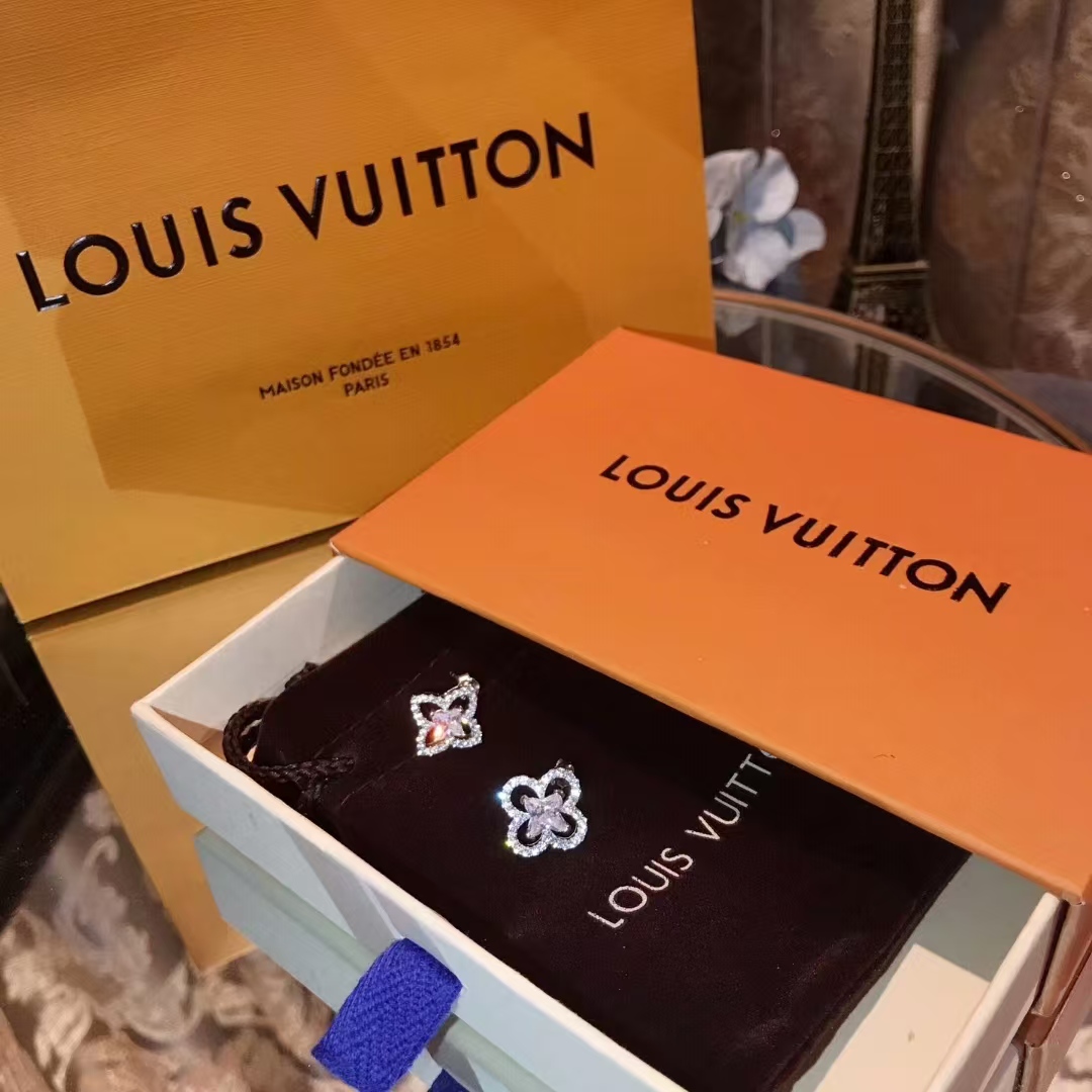 Replica Louis Vuitton Asymmetrical Diamond Stud Earrings