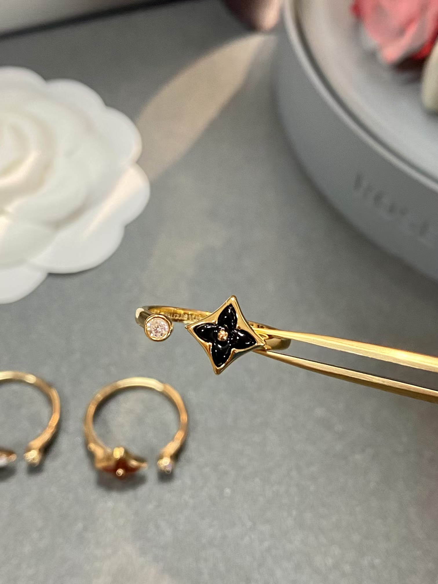 Replica Louis Vuitton Color Blossom Mini Star Ring