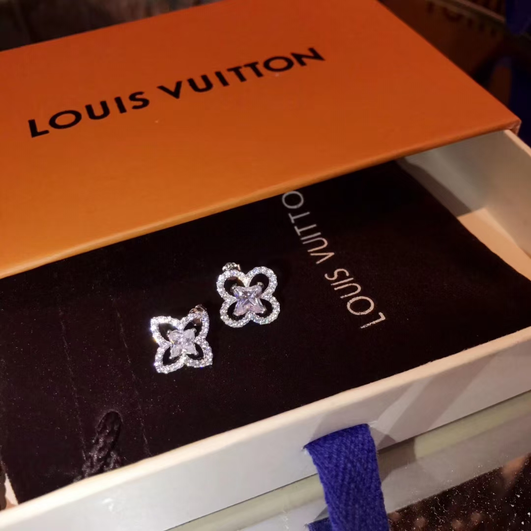 Replica Louis Vuitton Asymmetrical Diamond Stud Earrings