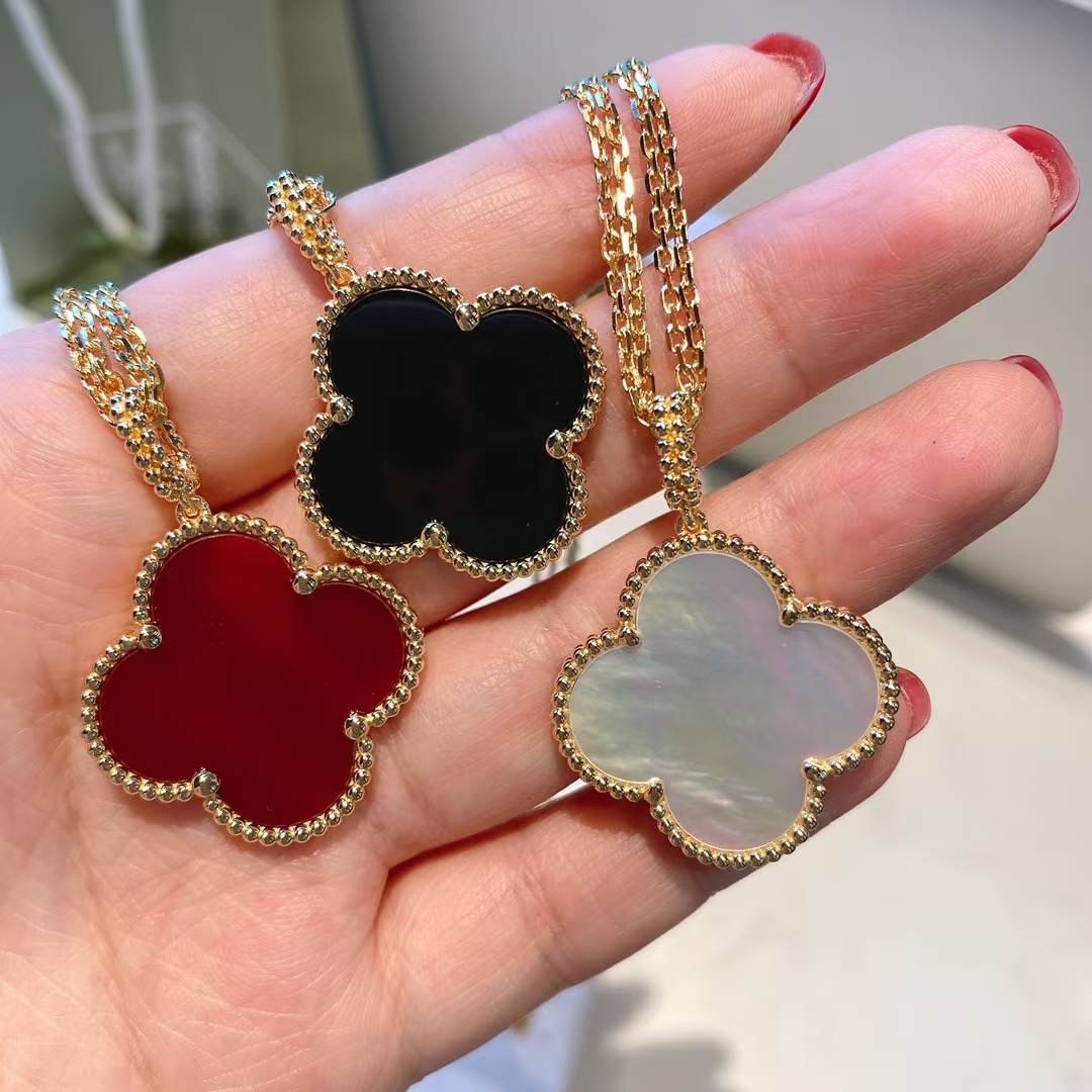 replica Van Cleef & Arpels Vintage Alhambra Pendant Large Clover Sweater Necklace