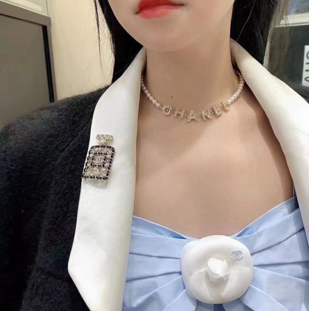 Replica Chanel Letter Pednant Pearl Chain Necklace