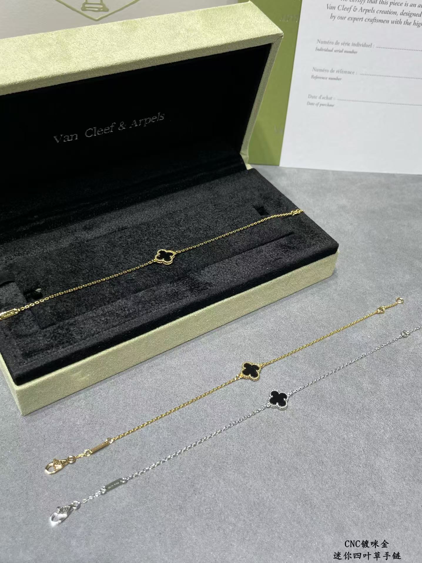 Replica Van Cleef & Arpels Black Agate Single Clover Bracelet