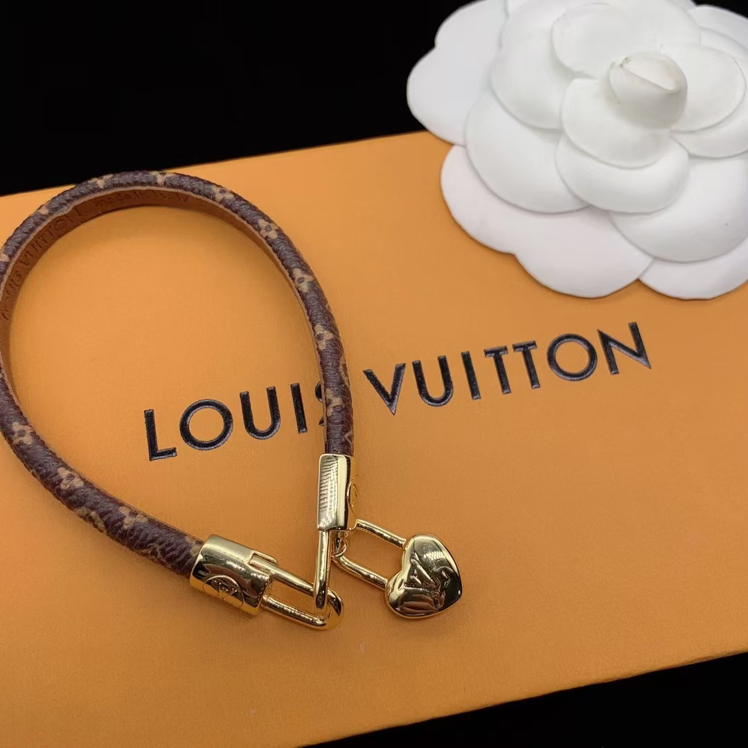 Replica Louis Vuitton Heart Lock Charm Bracelet