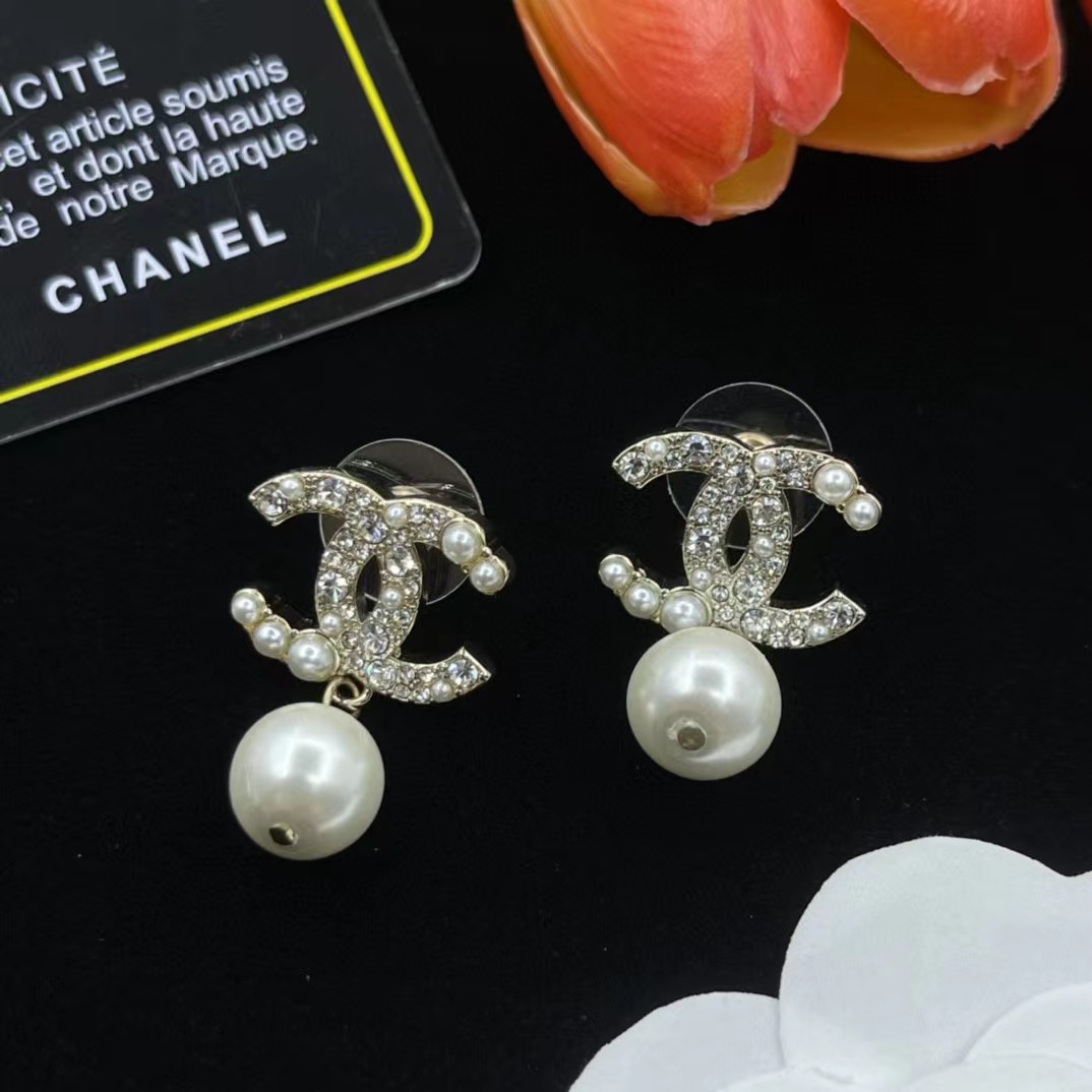 Replica Chanel Prom Pearl Dangle Earrings