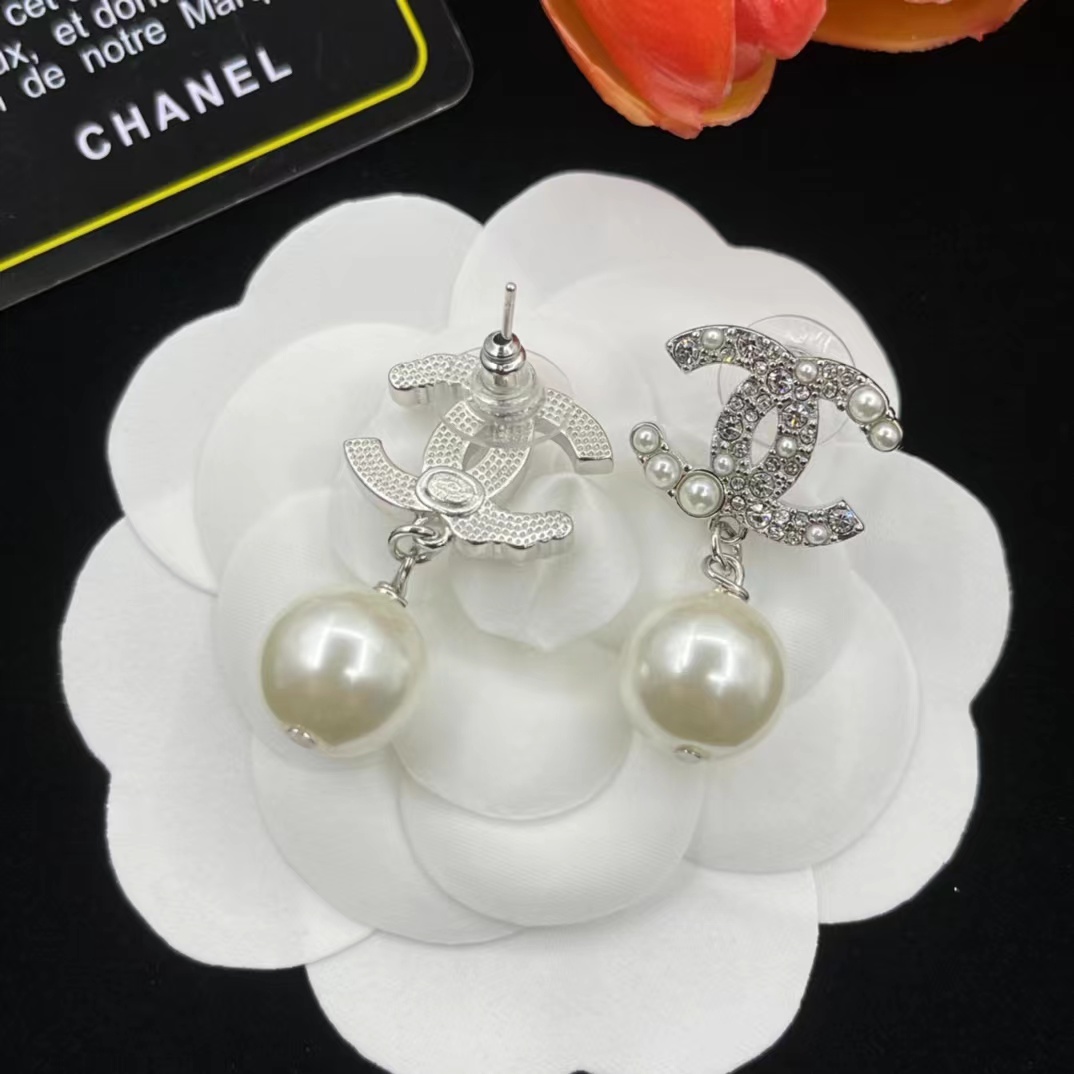 Replica Chanel Prom Pearl Dangle Earrings