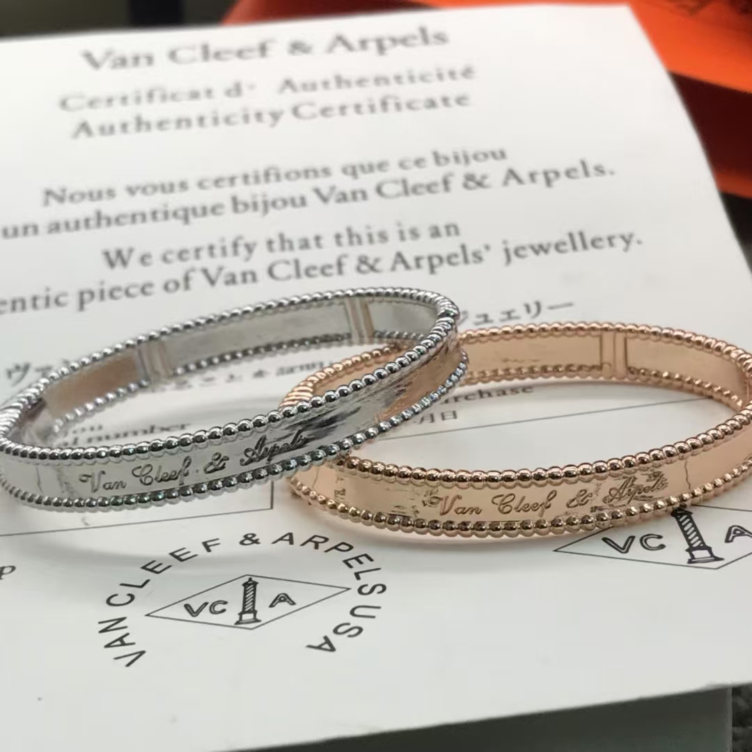 Replica Van Cleef & Arpels Perlée Signature Bracelet - Medium Bangle