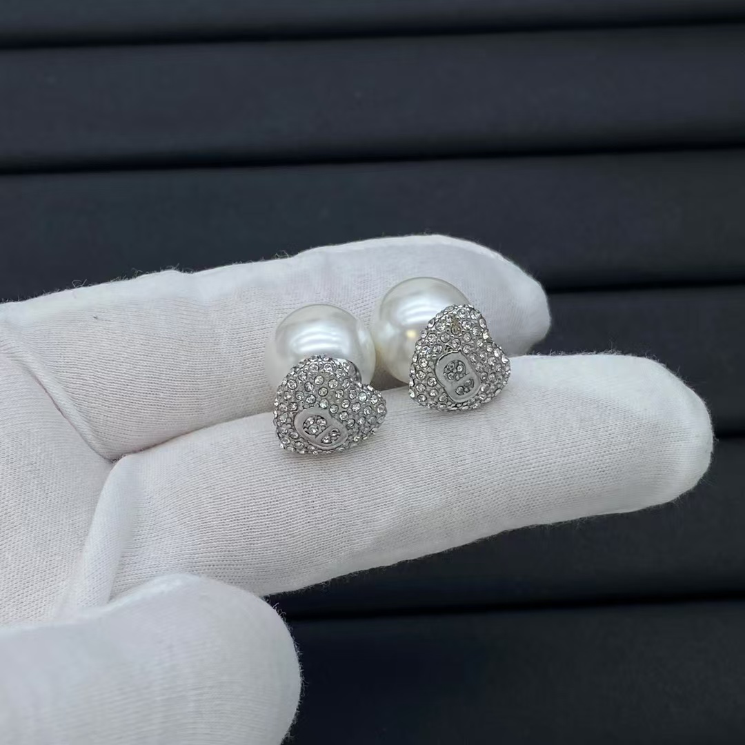 Replica Dior Heart and Pearl Stud Earrings