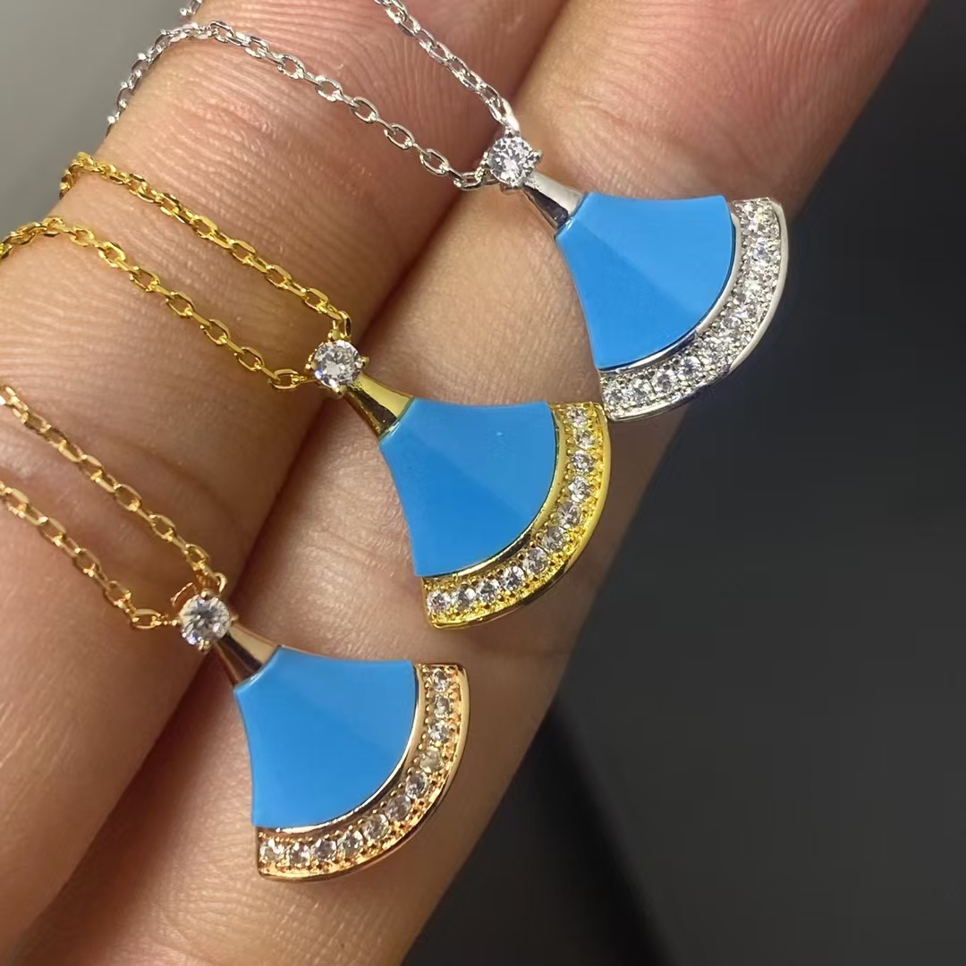 Replica Bvlgari Divas' Dream Necklace