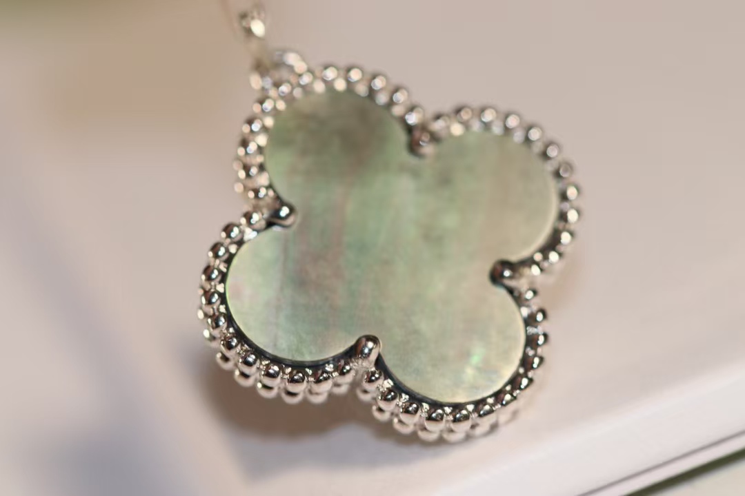 Replica Van Cleef & Arpels Magic Alhambra Earrings 3 Motifs