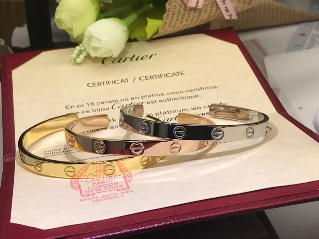 Replica Cartier LOVE Bracelet
