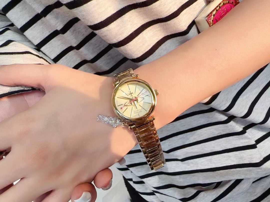 Replica Vivienne Westwood Elegant Gold Watch - 29MM