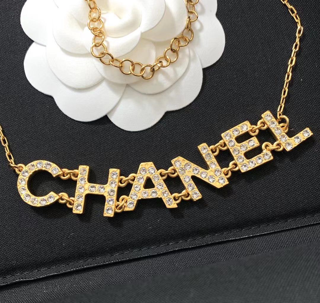 Replica Chanel Gold Color Letter Pendant Necklace