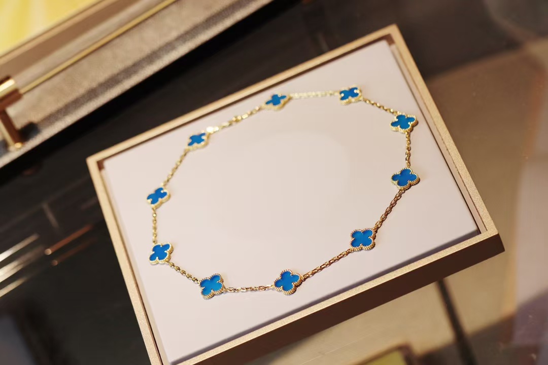 Replica Van Cleef & Arpels Vintage Alhambra Necklace, 10 Motifs