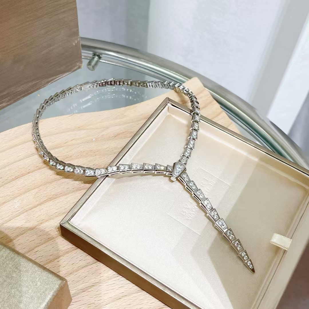 Replica Bvlgari Serpenti Viper Necklace - Full Diamond