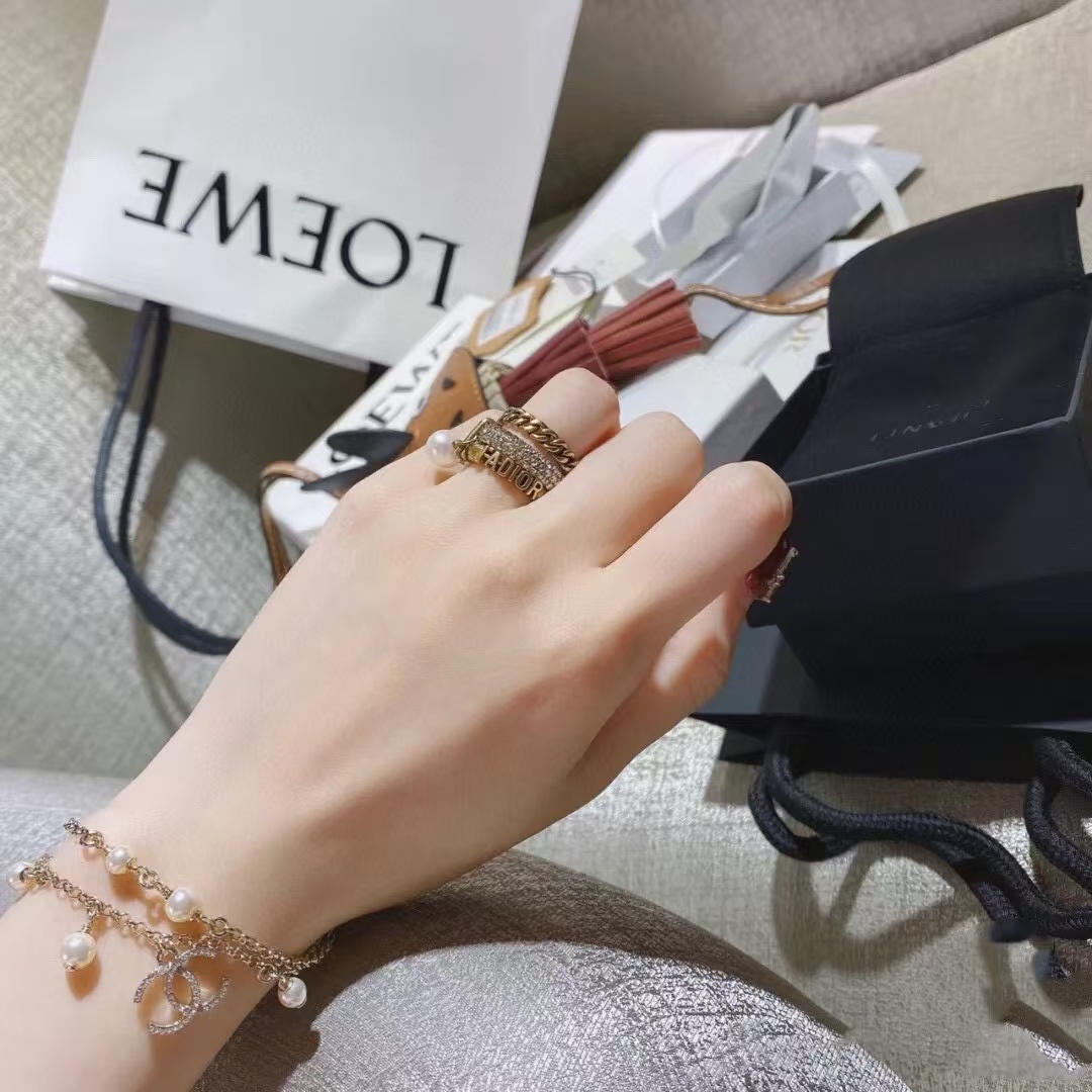 Replica JADIOR 3 Layers Pearl Dangle Ring