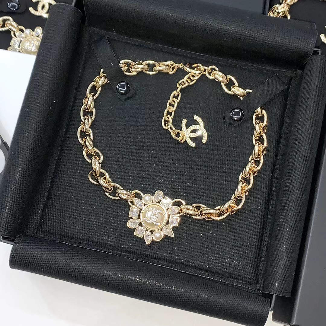 Replica Chanel Thick Cuban Chain Flower Pendant Choker Necklace