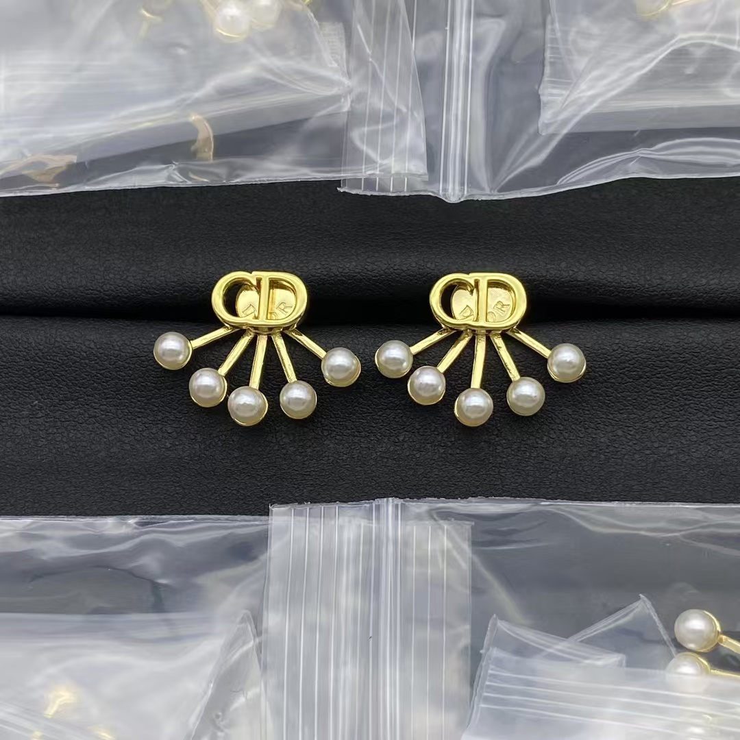 Replica Dior CD 4 Pearls Drop Earrings