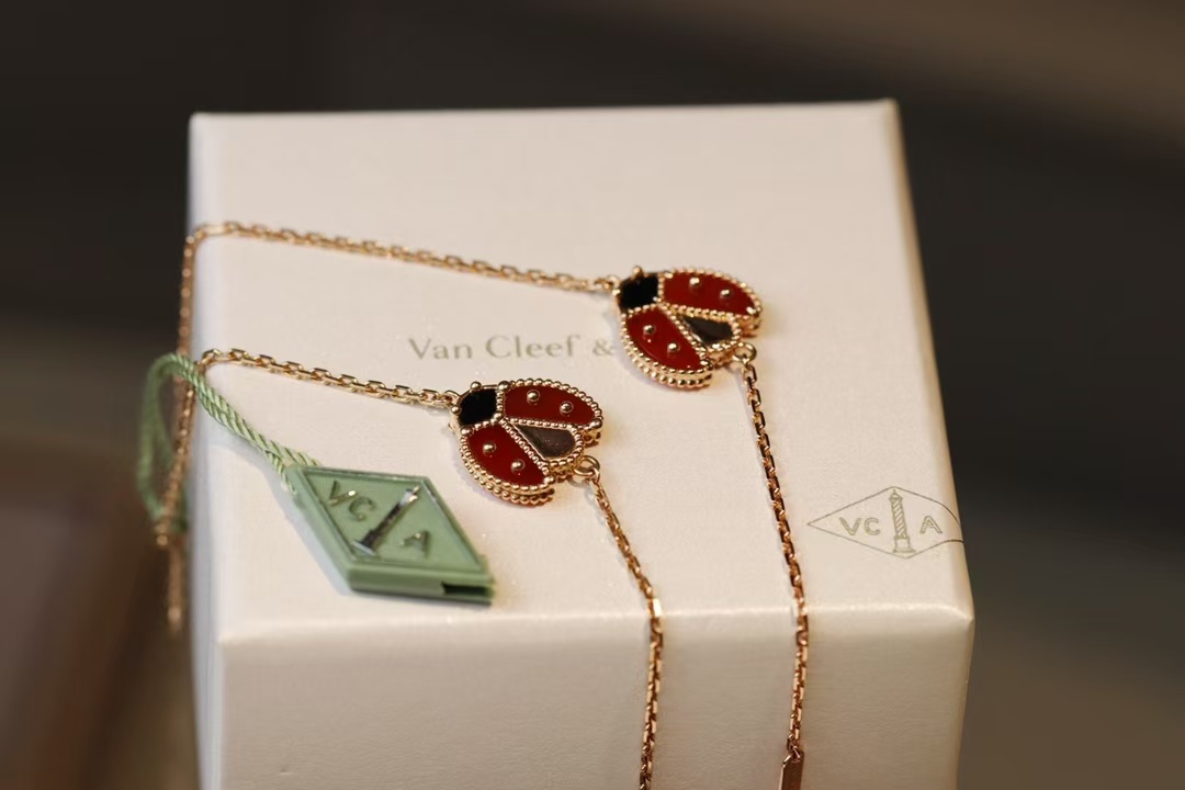 Replica Van Cleef & Arpels Lucky Spring Bracelet, Open Wings Ladybug