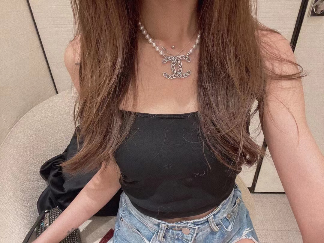 Replica Chanel Hollow Big Double C Pendant Pearl Necklace