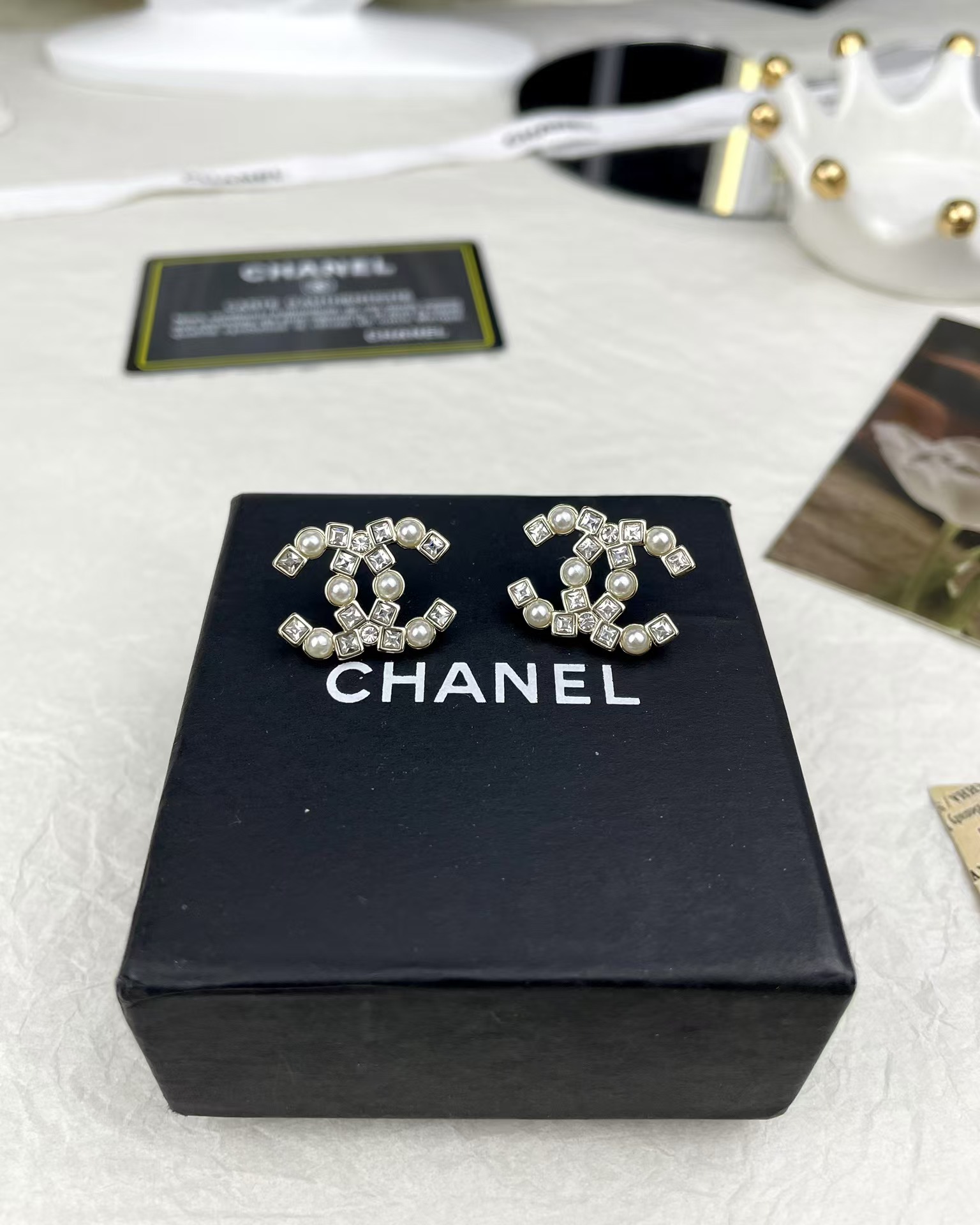 Replica Chanel Pearl and Diamond Paved Earring Stud