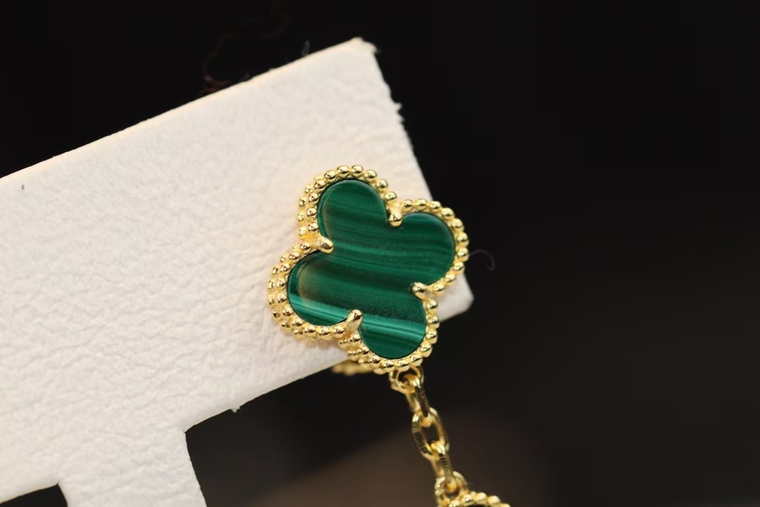 Replica Van Cleef & Arpels Magic Alhambra Earrings 3 Motifs