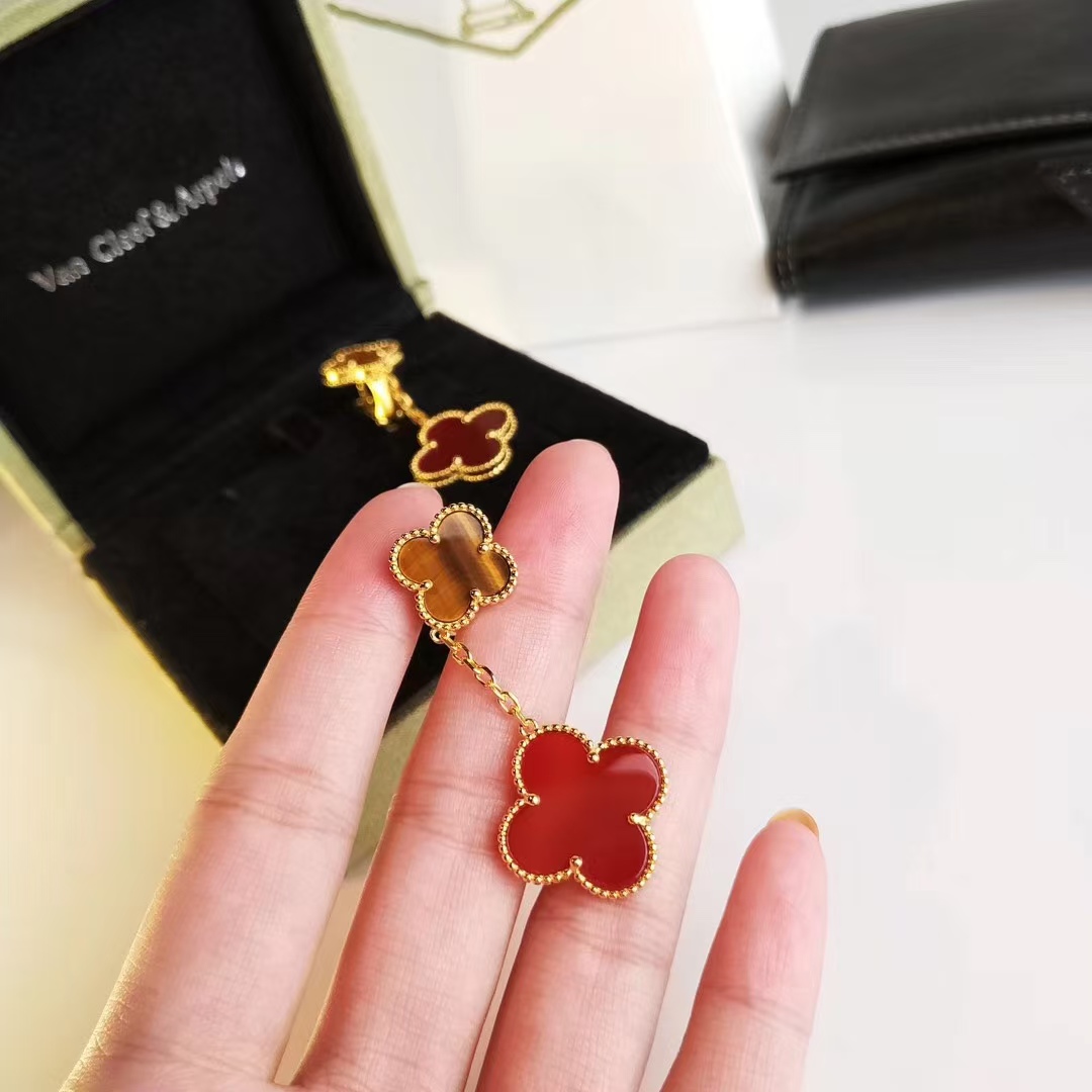 Replica Van Cleef & Arpels Magic Alhambra Earrings 2 Motifs