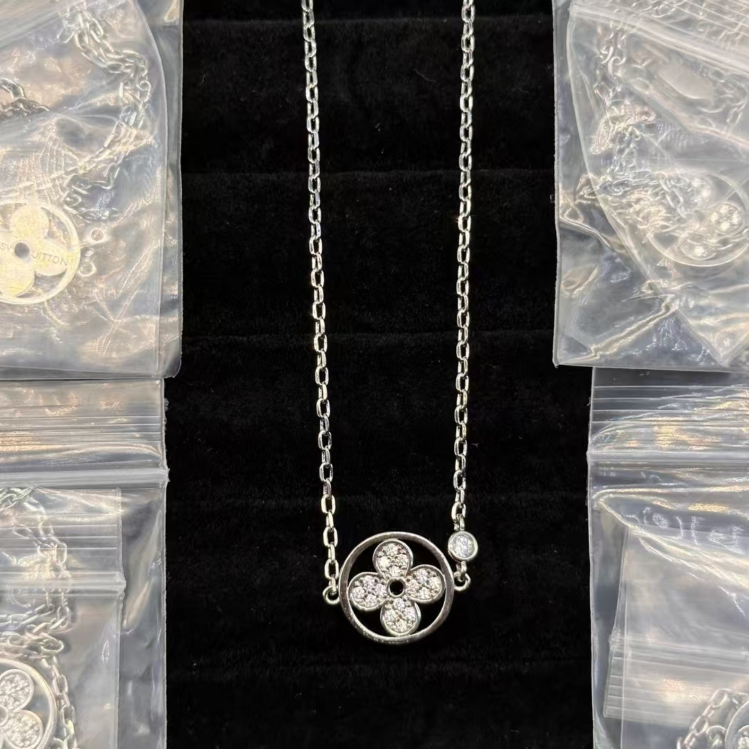 Replica Louis Vuitton Blossom Sun Necklace