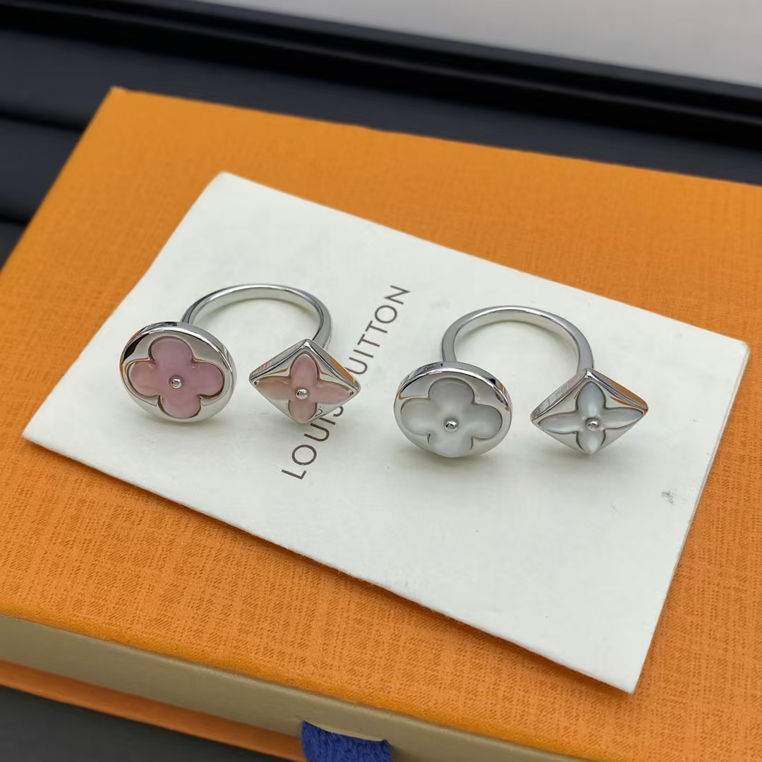 Replica Louis Vuitton Classic Ring