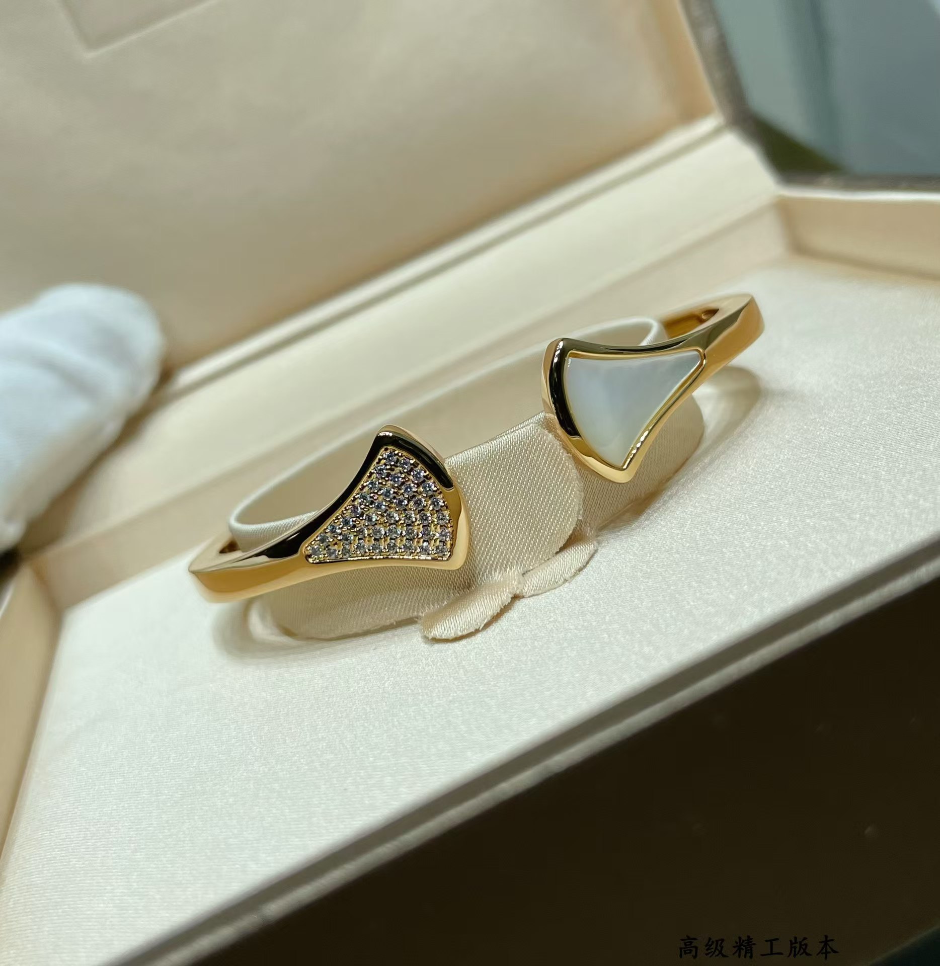 Replica Bvlgari Divas’ Dream Bracelet