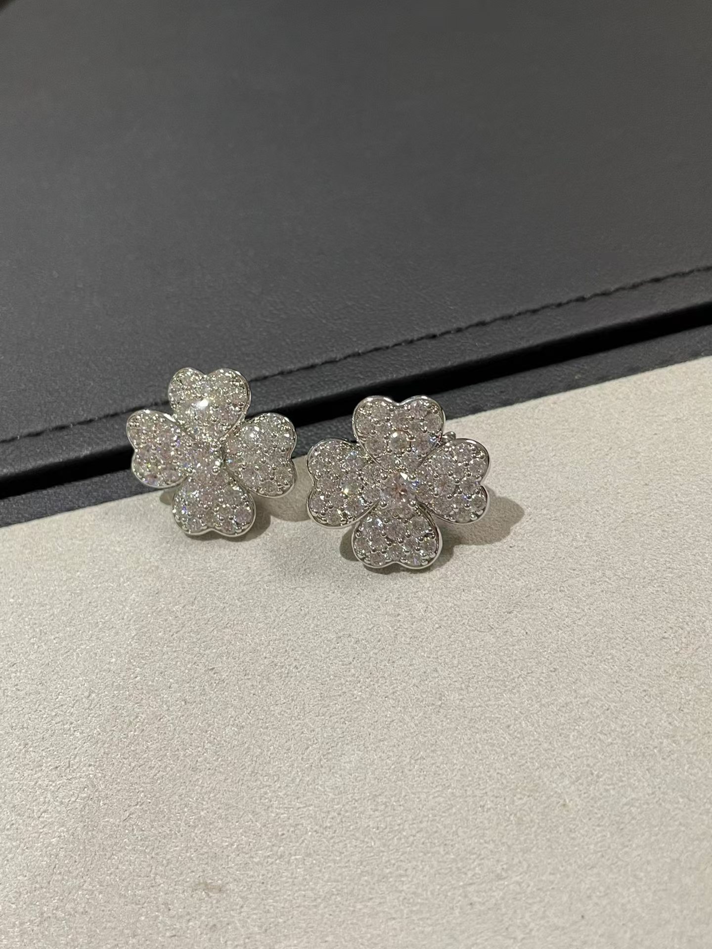 Replica Van Cleef & Arpels Cosmos Earrings - Small