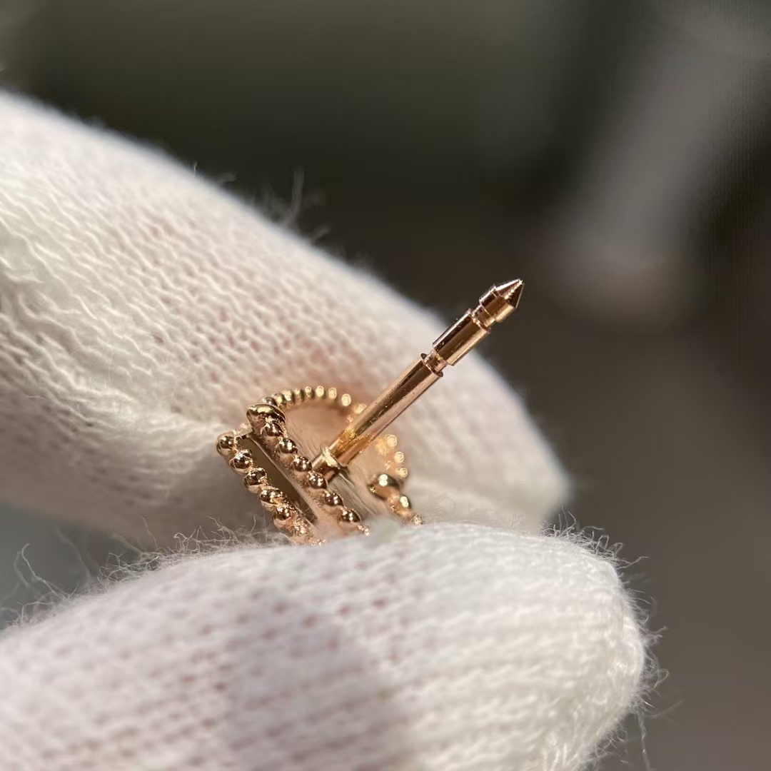 Replica Van Cleef & Arpels Heart Stud Earrings