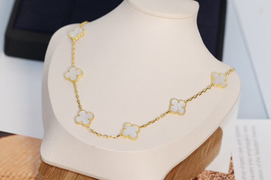 Replica Van Cleef & Arpels Vintage Alhambra Necklace, 10 Motifs