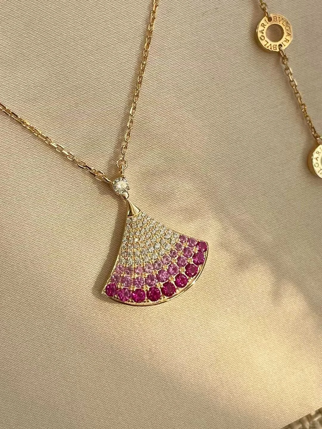 Replica Bvlgari Divas' Dream Necklace