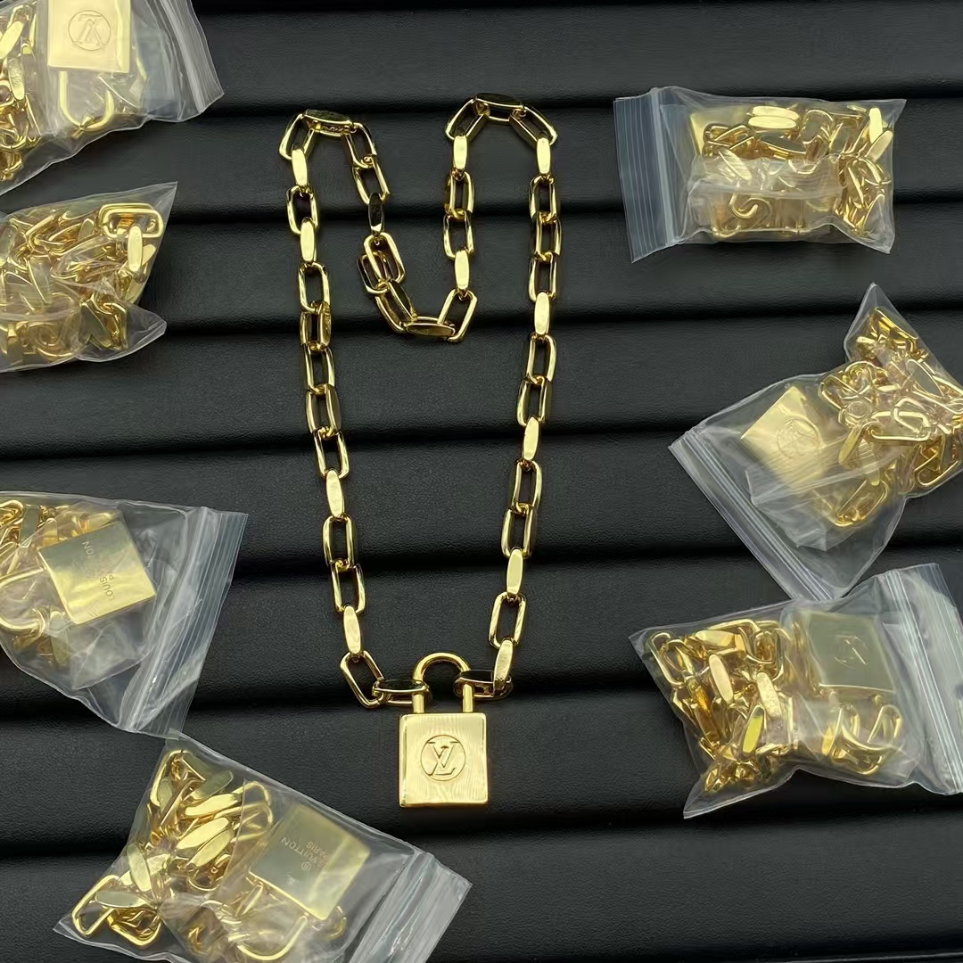 Replica Louis Vuitton Chunky Chain Lock Pendant Necklace