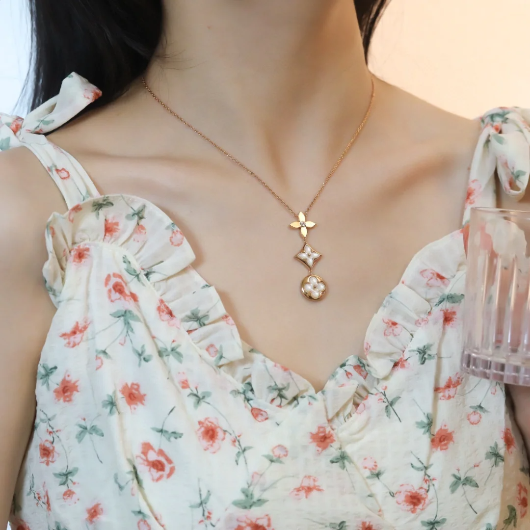 Replica Louis Vuitton Color Blossom Lariat Necklace