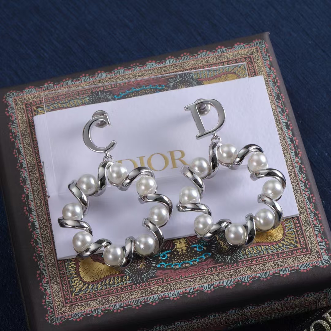 Replica Dior Asymmetric CD Twisted Pearl Earrings