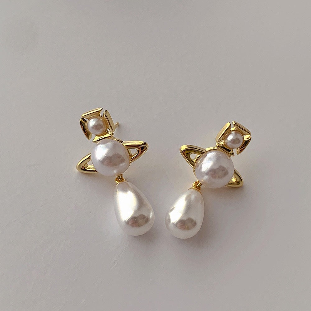 Replica Vivienne Westwood Teardrop Pearl Saturn Earrings