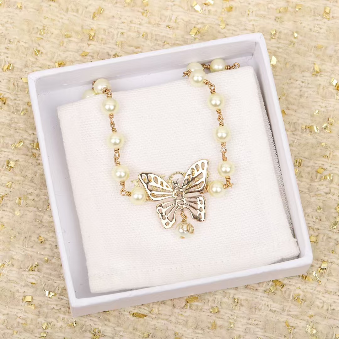 Replica Dior Hollow Butterfly Pendant Pearl Necklace