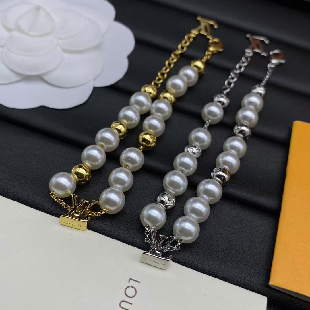 Replica Louis Vuitton Pearl Bracelet