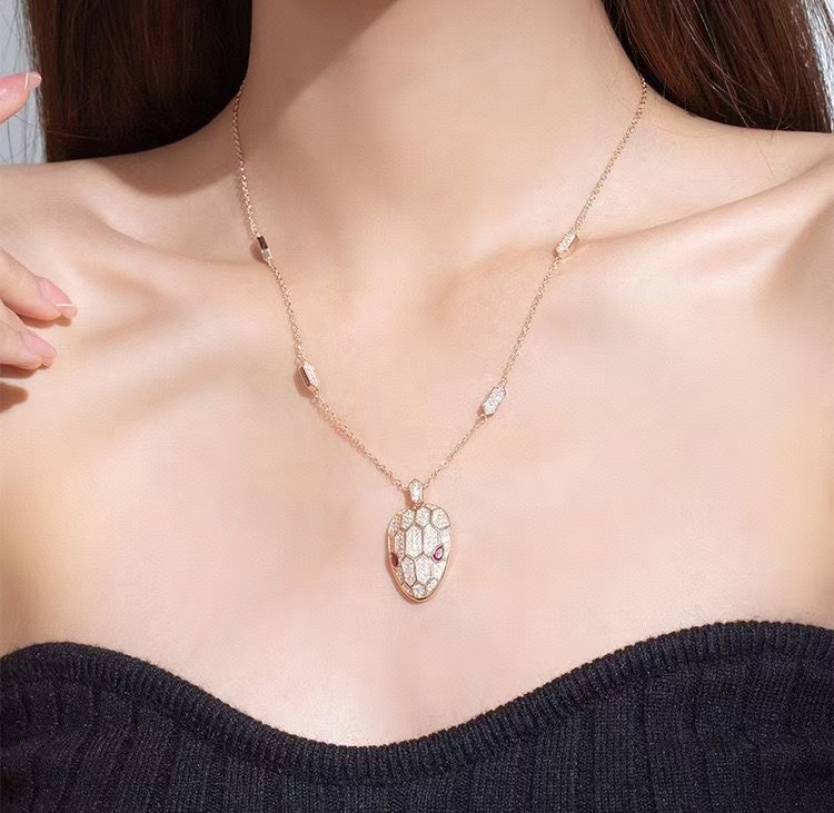 Replica Bvlgari Serpenti Seduttori Necklace