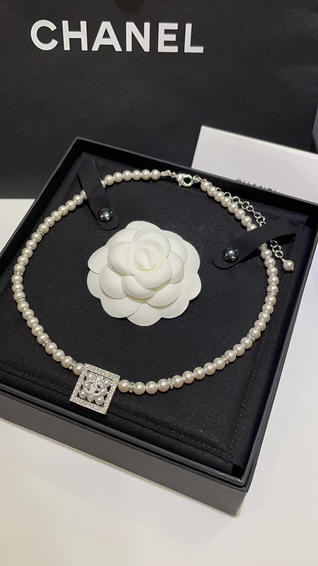Replica Chanel Square Pendant Pearl Necklace