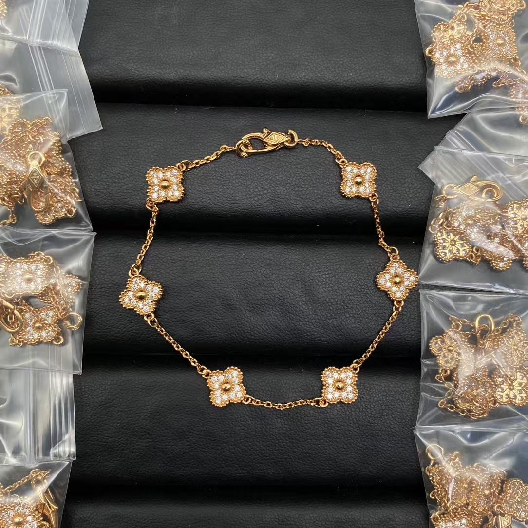 Replica Van Cleef & Arpels Six Clover Bracelet 6 Motifs