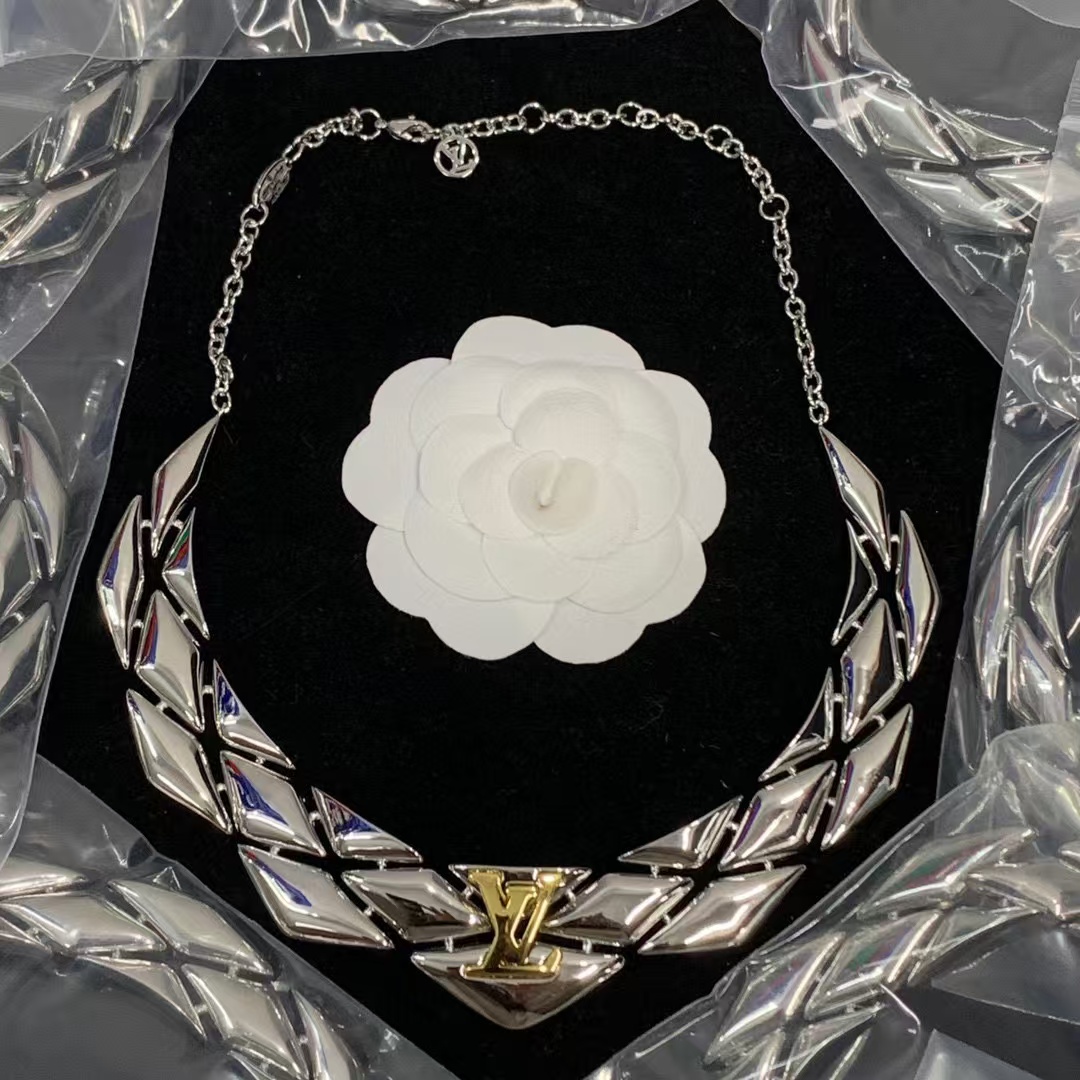 Replica Louis Vuitton Mixed Color Necklace