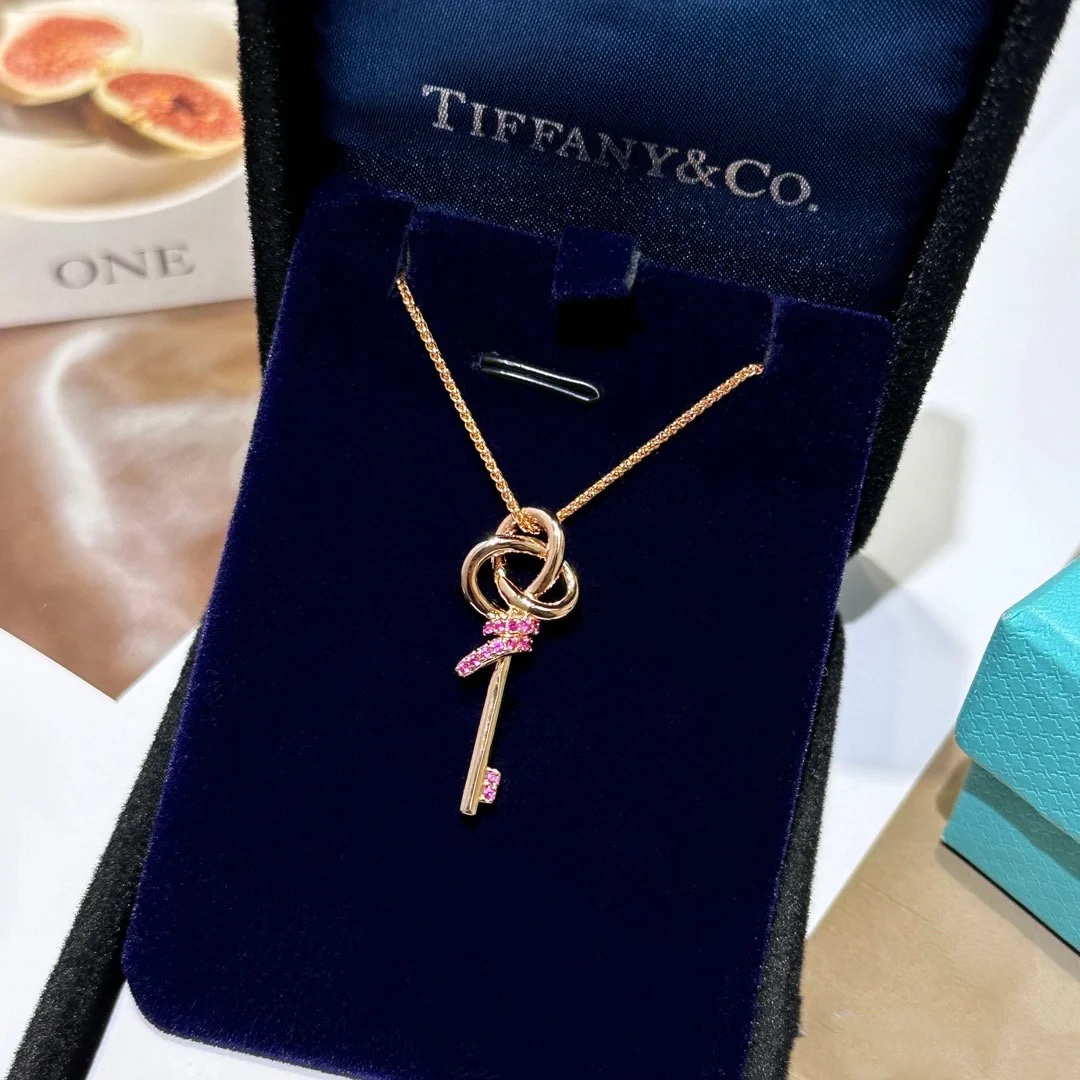 Replica Tiffany Pink Diamond Woven Key Pendant Necklace