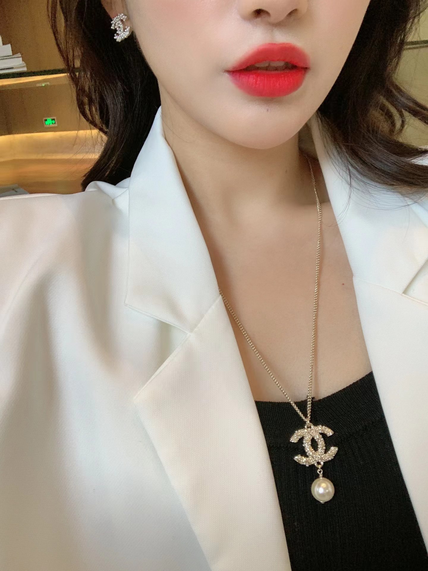 Replica Chanel Long Sweater Pearl Drop Necklace