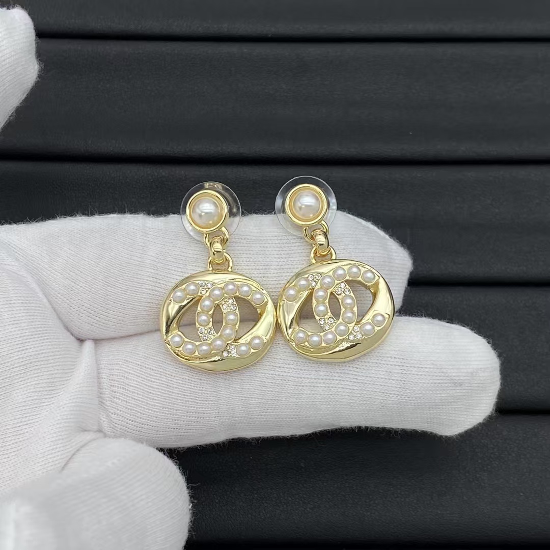 Replica Chanel Pearl and Diamond Paved Earrings